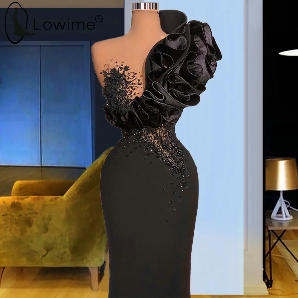 

Dubai Black Long Straight Evening Dresses 2021 Ruffles Pearls Floor Length Satin Prom Gowns vestido de fiesta largo