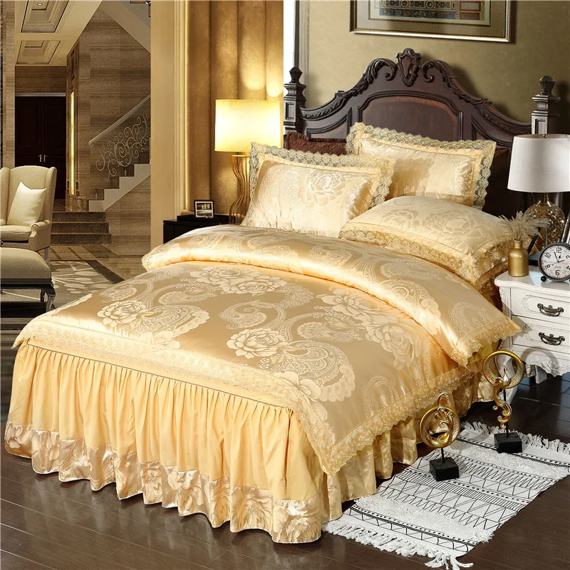 Комплект постельного белья из 3 или 4 предметов с кружевной юбкой | Дом и сад