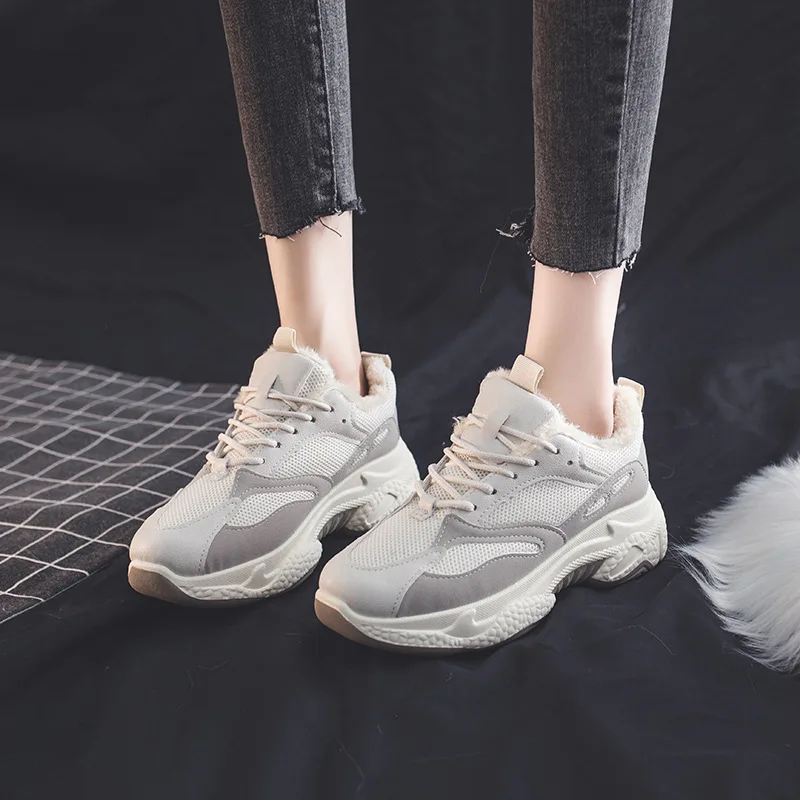 Зимняя обувь женская на меху с коротким плюшевым каблуком 5 см Zapatos De Mujer белые