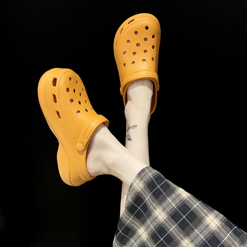 New ThickenedBreathable Non-slip Women's Sandals And Slippers Thickened Soles Soft And Summer Comfortable Ankle-Wrap Beach Shoes