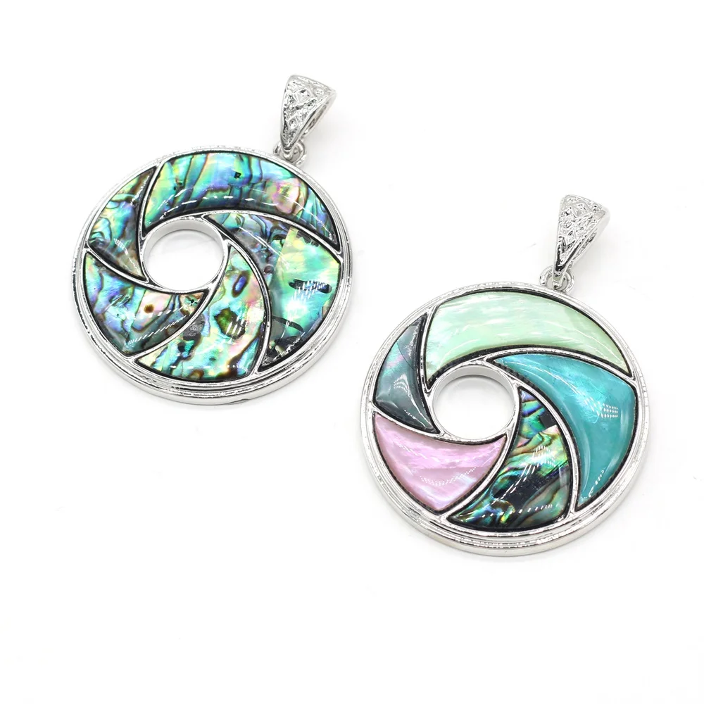 

Natural Shell Pendant Exquisite Round Shape White Black Shell Abalone Shell Accented Alloy Charms for Jewelry Making Necklace