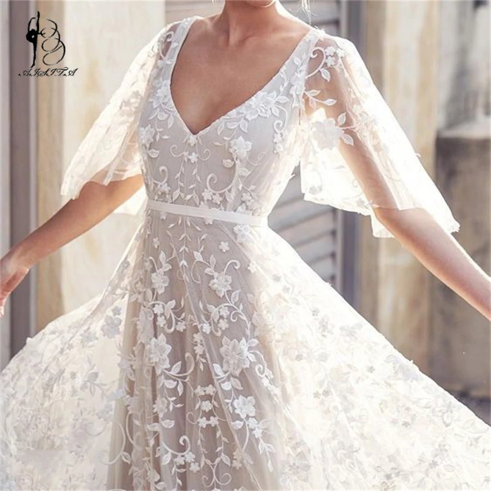 Женское платье с V-образным вырезом расширяющимся книзу рукавом | Свадьбы и