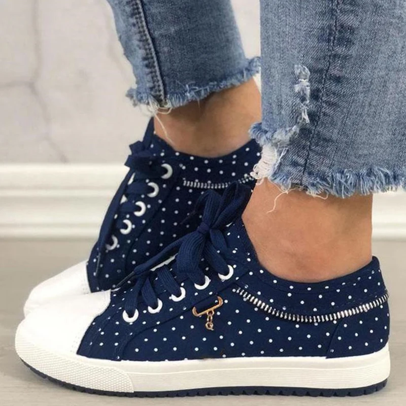 

Women Casual Shoes Cutouts Lace Canvas Hollow Breathable Platform Flat Shoes Woman Fashion Sneakers Shoes 2021 Summer
