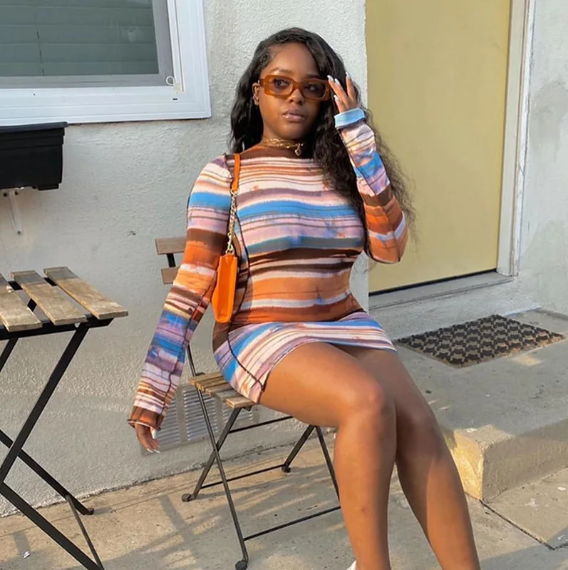 

Elegant Women Backless Short Dress Tie-dye Striped Print Long Sleeve Round Neck Bodycon Dress Lady Back Tie Up One-piece Dress