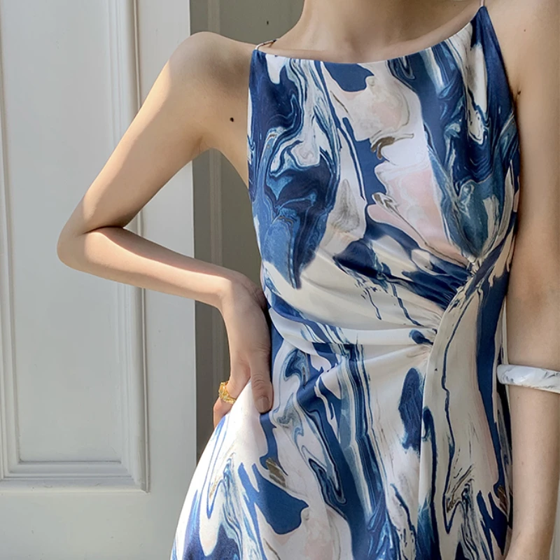 Платье-миди женское на тонких бретельках пикантный повседневный элегантный