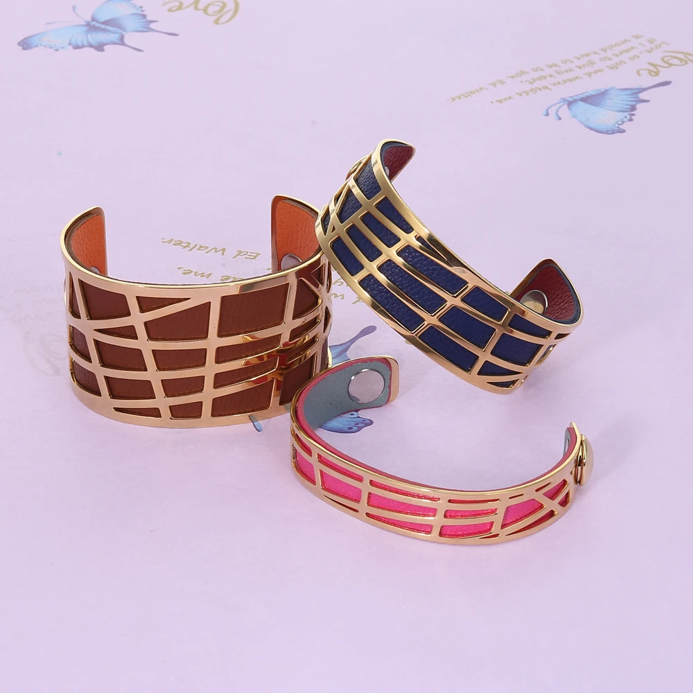 Браслеты и браслеты изготовленные из нержавеющей стали золотистого цвета |