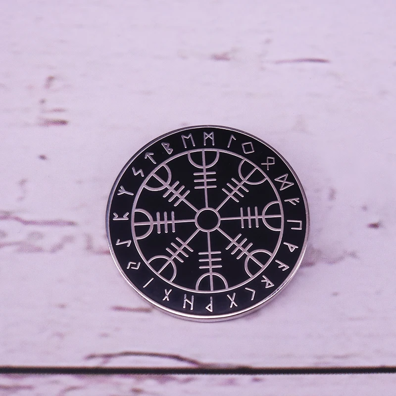 Шлем Awe Pin Viking Knot Badge Фотофон чтобы помочь вам найти дорогу во время шторма и