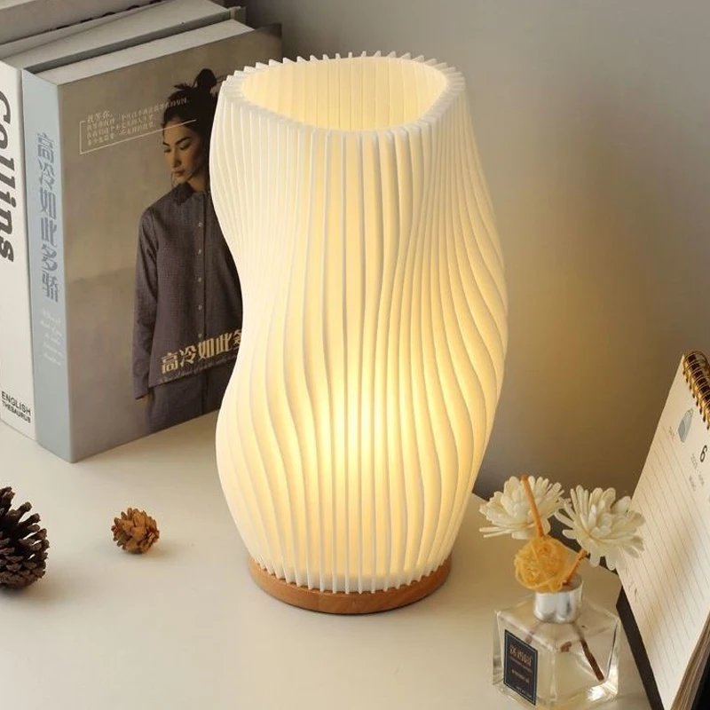 Волнистые плиссированные настольные лампы из ПВХ для спальни настольная лампа