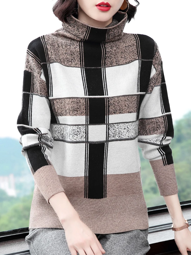 Свитер женский трикотажный с воротником-хомутом Осень-зима 2020 | Женская одежда