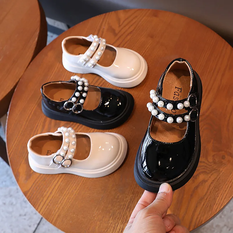 

Детская кожаная обувь, Новинка осени 2021, однотонная повседневная обувь принцессы с жемчугом, детская мягкая подошва, детская Студенческая о...