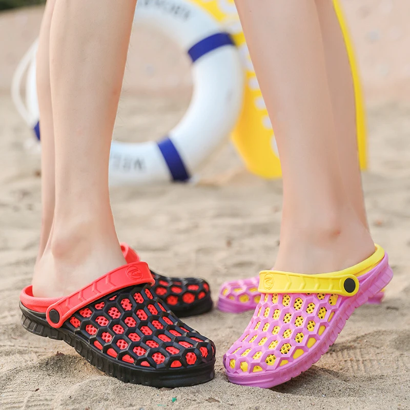 Женские садовые шлепанцы прорезиненная обувь плоская подошва пляжные тапочки