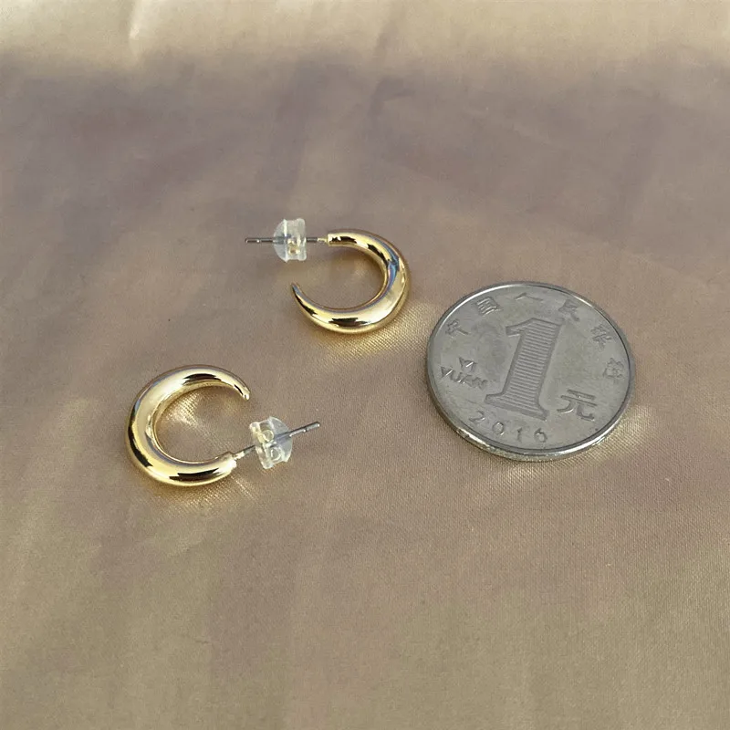 

Europe and the United States Ornament New Brass Ear Stud Horns Ear Stud Exquisite Texture Earrings Female