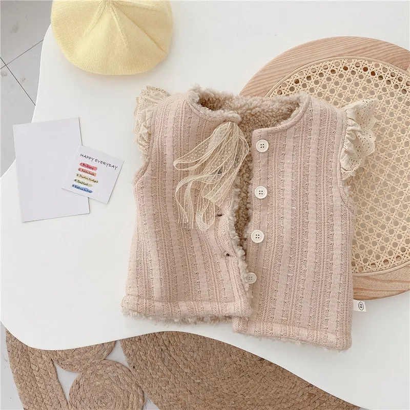 

New Sweet Style Baby Girls Sleeveless Vest With Lace Warm Berber Fleece Children Waistcoat Soft Winter Autumn Outerwear Coat