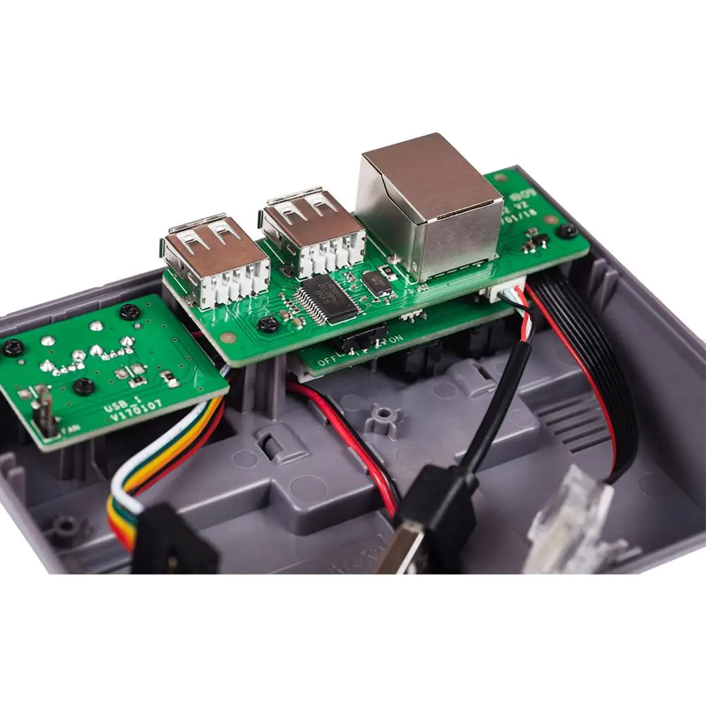 Чехол Retroflag NESPi PLUS с функциональными кнопками питания и сброса для Raspberry Pi 3 B + (B Plus)