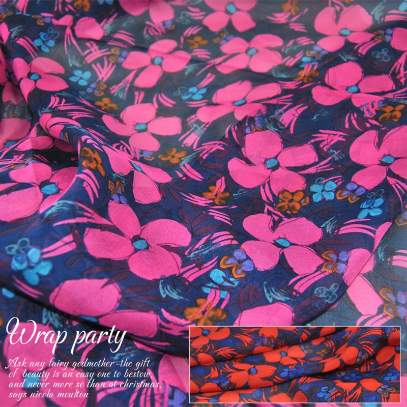 Шелковое шифоновое платье розовое красное маленькое Цветочное большой широкий