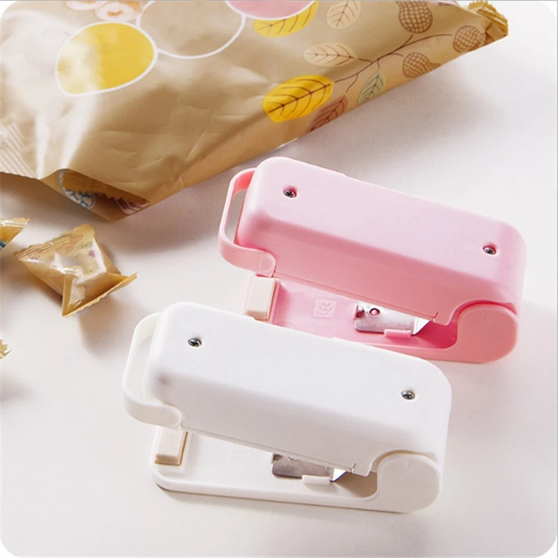 

Portable Heat Sealer Plastic Package Storage Bag Mini Sealing Machine Handy Sticker and Seals for Food Snack Kitchen Accessories