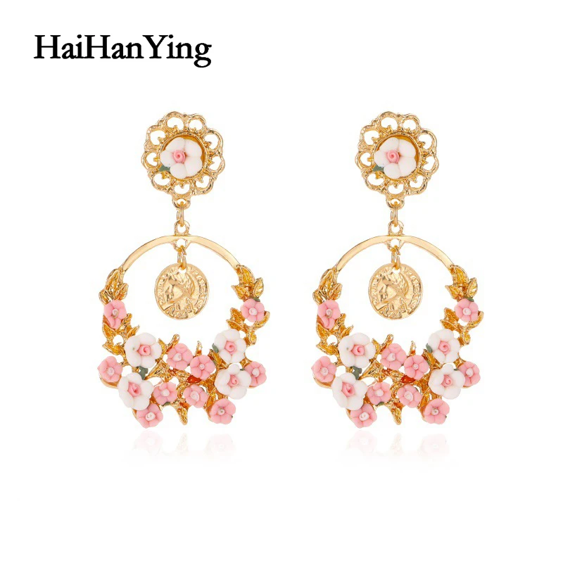 

Exaggerated Retro Big Round Flower Women's Earrings Beautiful Baroque Earrings Simple Luxury Charm Jewelry Country Style