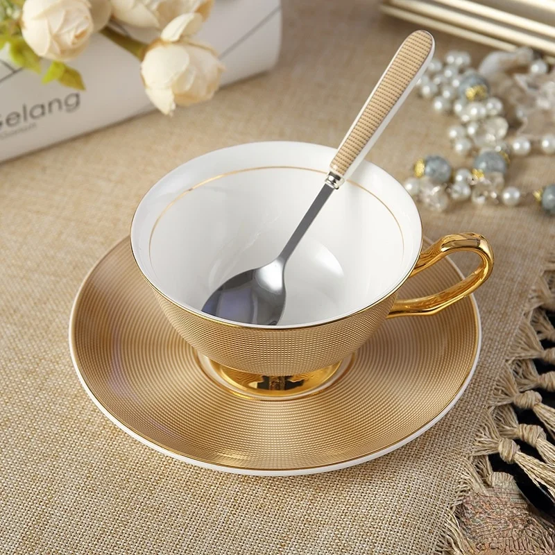 Европейская благородная Золотая костяная фарфоровая кофейная чашка с блюдцем