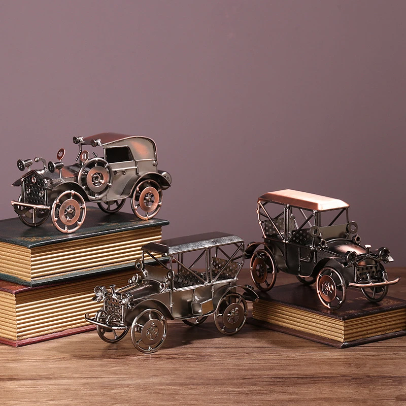 

Creative Vintage Old Car Decoration Crafts Statuettes Abstract Sculpture Home Office Desktop Decoration Gifts 181781