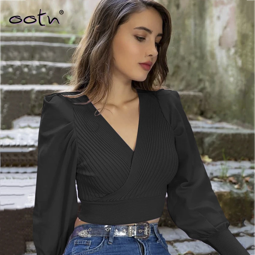 Повседневный черный укороченный топ с v образным вырезом пуловер пышными