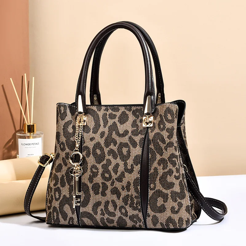 

2022 Large-capacity Leopard Female Tote Bag , New Classic Shopper Bag for Ladies , Animal Pattern Handbags for Women