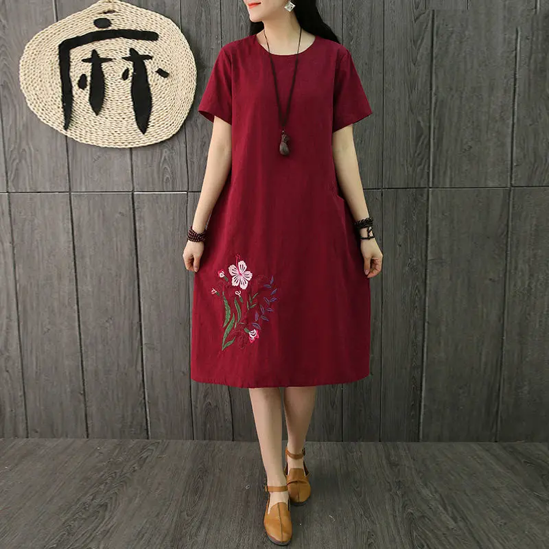 Женское Хлопковое платье с цветочной вышивкой повседневное ТРАПЕЦИЕВИДНОЕ