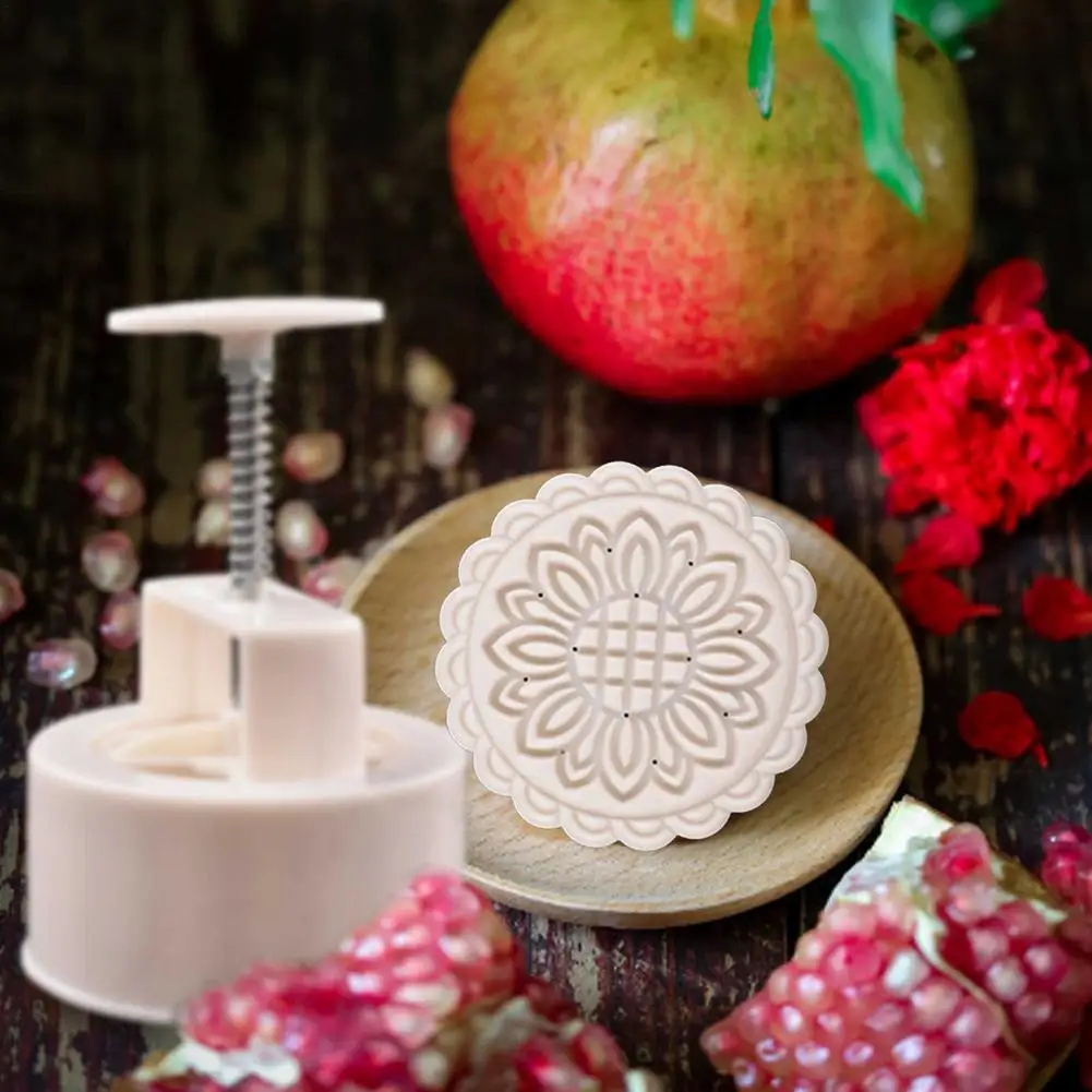 

1 set Mooncake Mold Hand-pressed Round Shaped Baking Molds Kitchen Cooking Maker DIY Cake Decorating Tools Accessories 250g