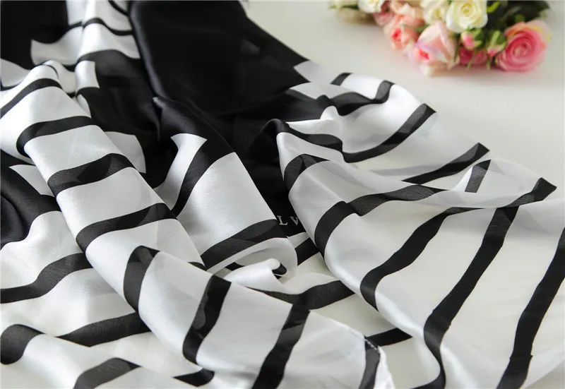 Весна 2020 Модный женский шелковый шарф в черно белую полоску роскошные брендовые