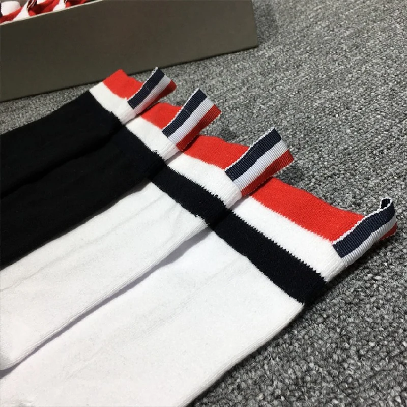 TB THOM Men's Socks Luxury Brand RWB Stripes Middle Tube Socks Women's Casual Street Fashion Wholesale TB Stockings Ins 4 Pairs