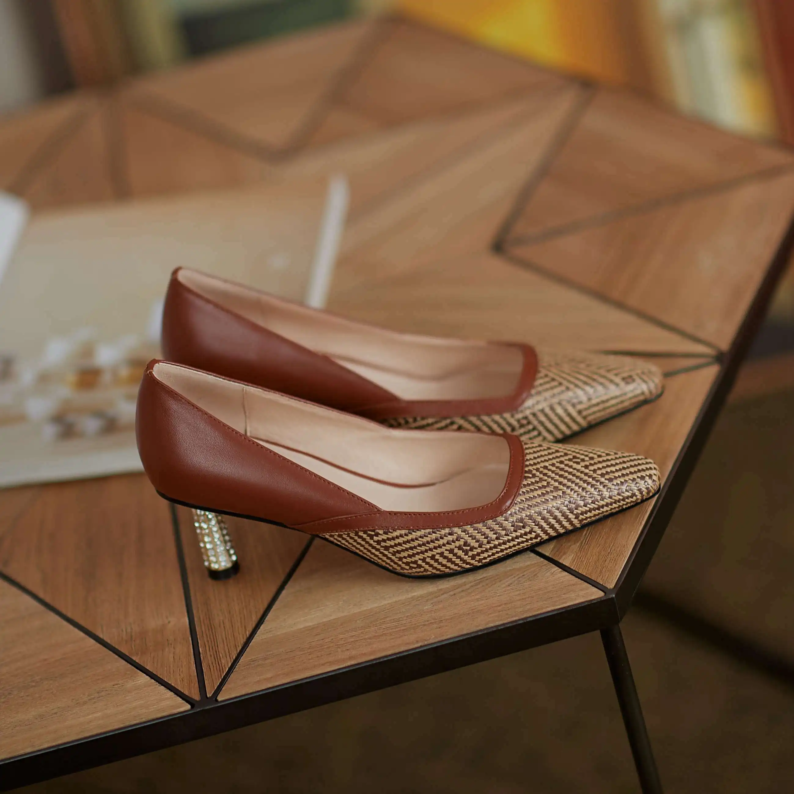 

Lanxuryee genuine leather small square toe high heels rhinestone decoration special design retro fashion shallow women pumps L09