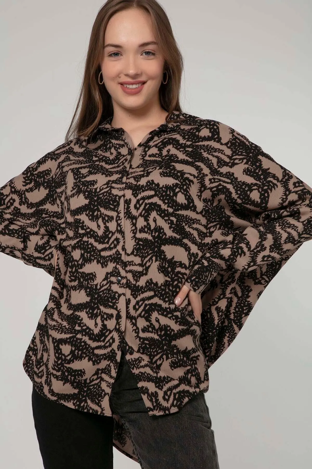 

Women Oversize Digital Printed Long Sleeve Shirt