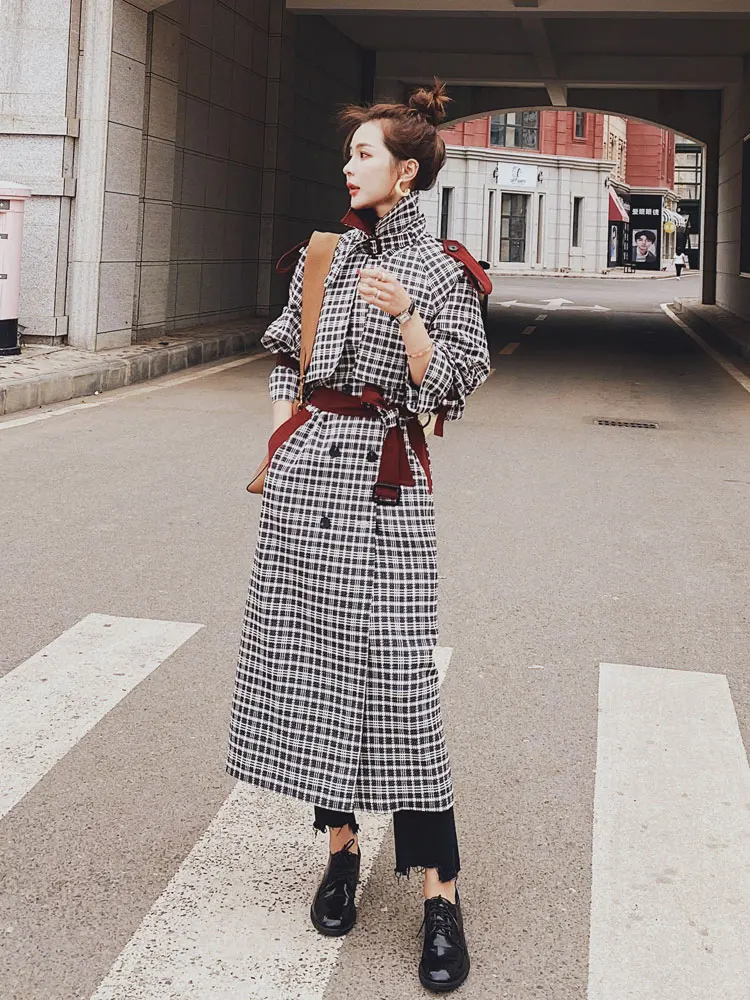 

Plaid windbreaker women's middle and long style spring and autumn 2020 new Korean version of loose temperament light luxury