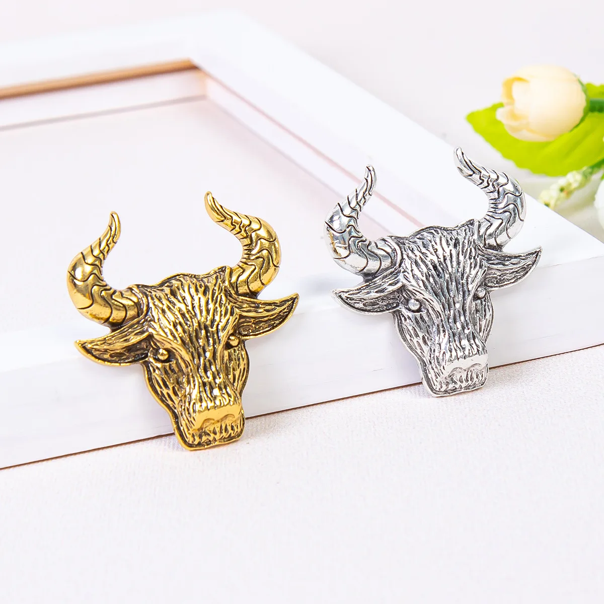 

2021 New European and American Fashion Retro Bull Head Shape Brooch Alloy Zodiac Bull Brooch Brooch Clothing Accessories