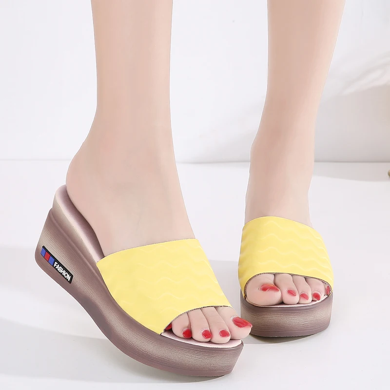 Тапочки Женская обувь Стильные кожаные босоножки на толстой подошве и высоком