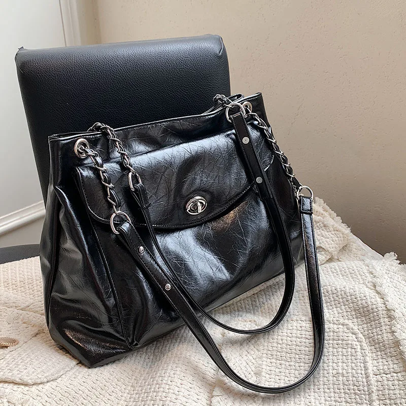 

Women Shopper Tote Bags High Quality Soft Leather Shoulder Bag Large Capacity Shoulder Bag Solid Color Metale Chain Satchels