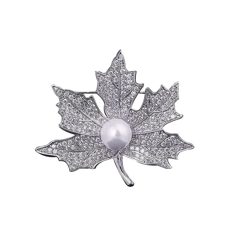 

Fashion Trendy Maple Pearl Brooches Pins Europe and America Temperament Leaf Corsage Wedding Party Luxury Jewelry For Women