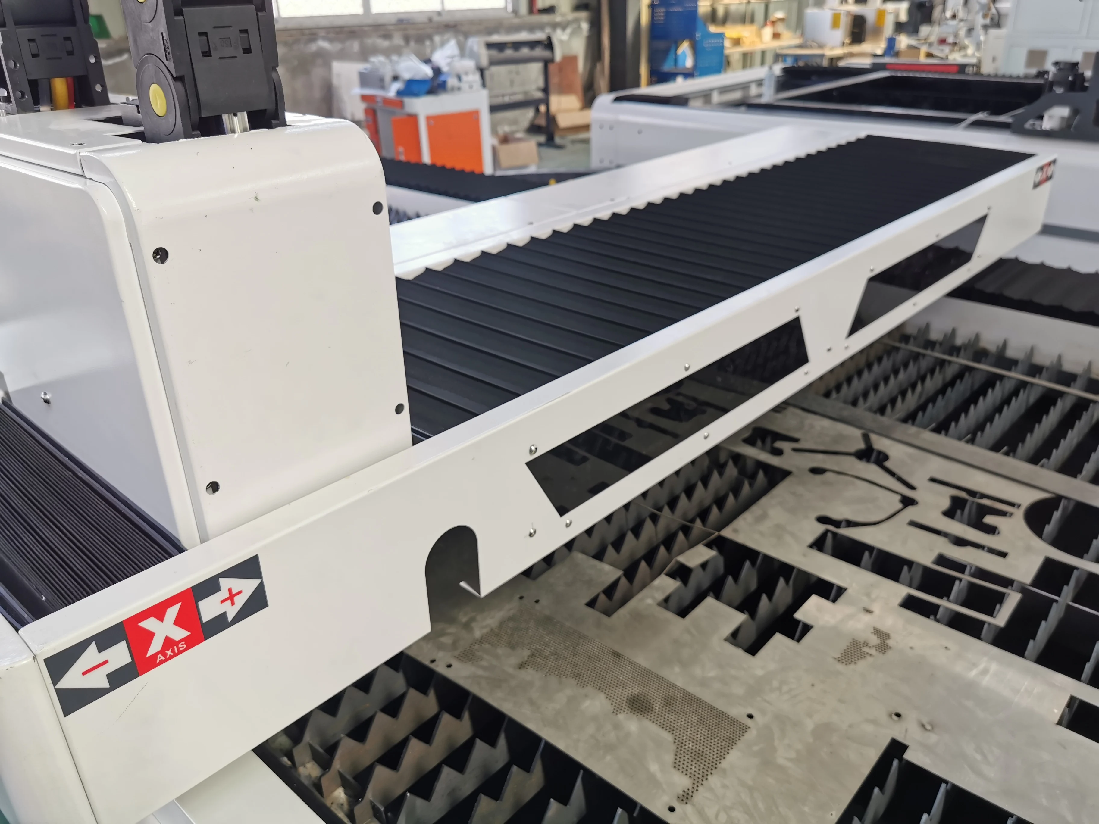 Выдающийся металлический неметаллический лазерный гравировальный станок 1325 с