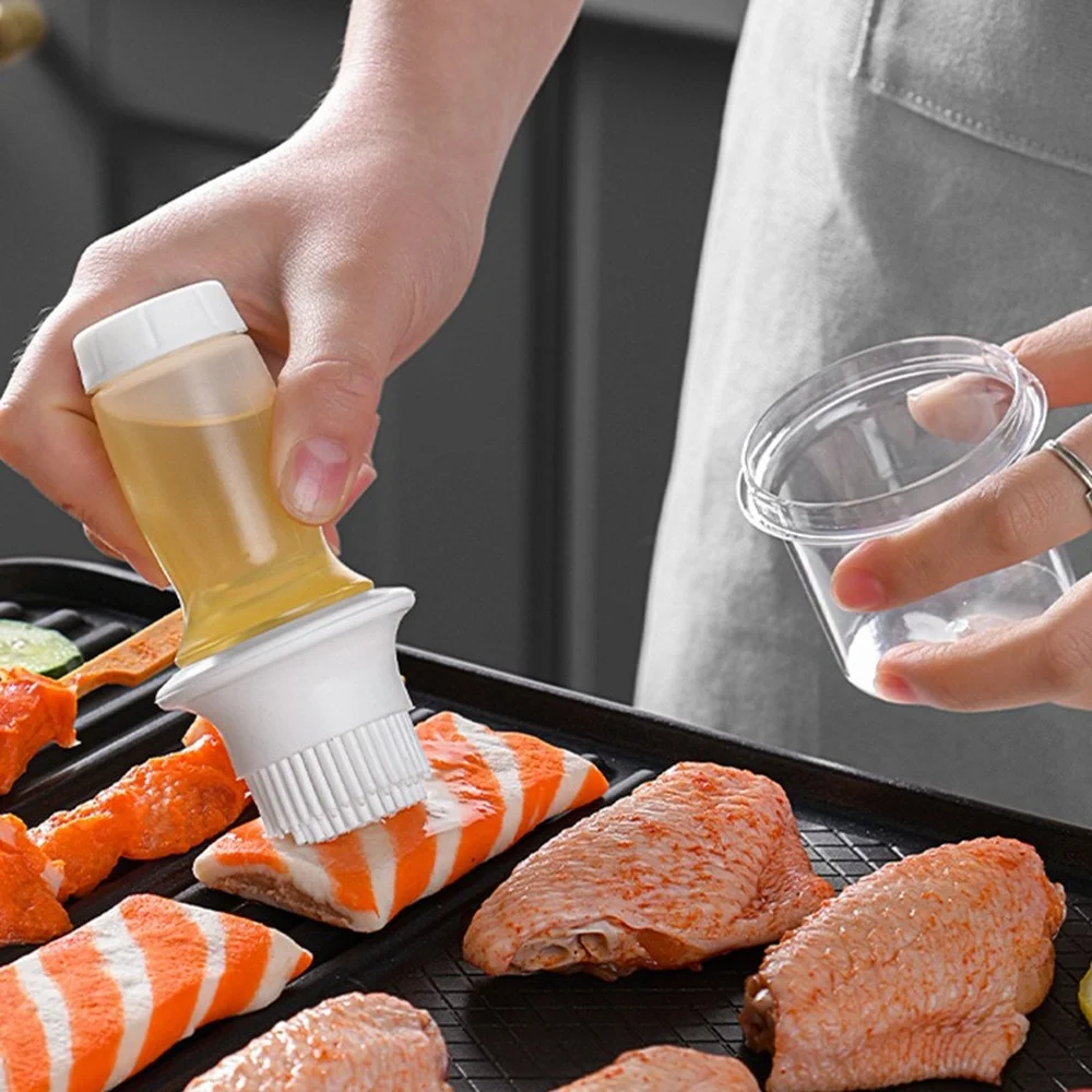 

1pc Silicone Oil Brush Portable Outdoor Barbecue Press Type Integrated Oil Brush Multifunctional Kitchen Soy Brush Oil Brush