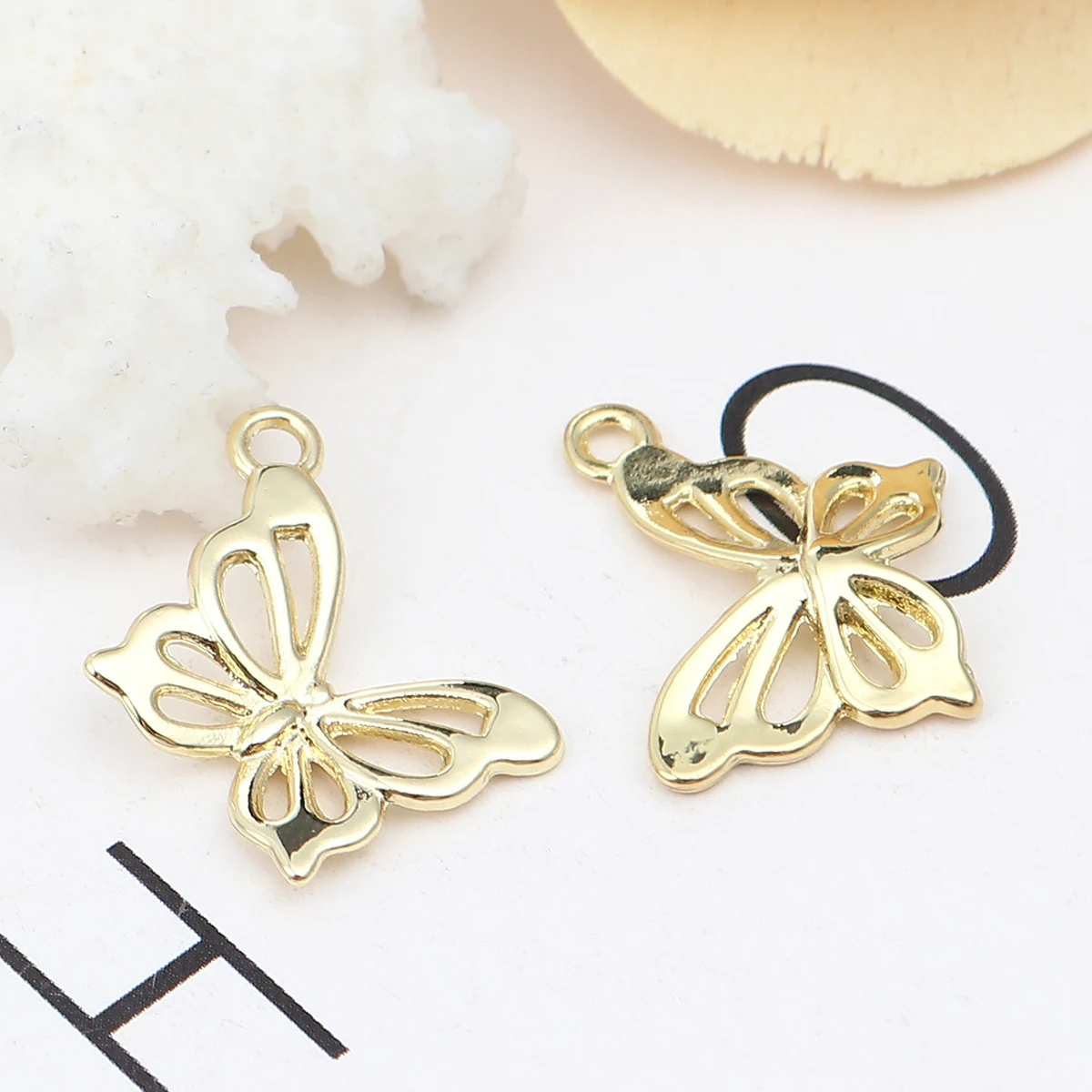 

Hollow Butterfly Charms Zinc Based Alloy Animal Pendants Gold Color 20* 15mm For DIY Jewelry Making Finding Accessories, 10 PCs