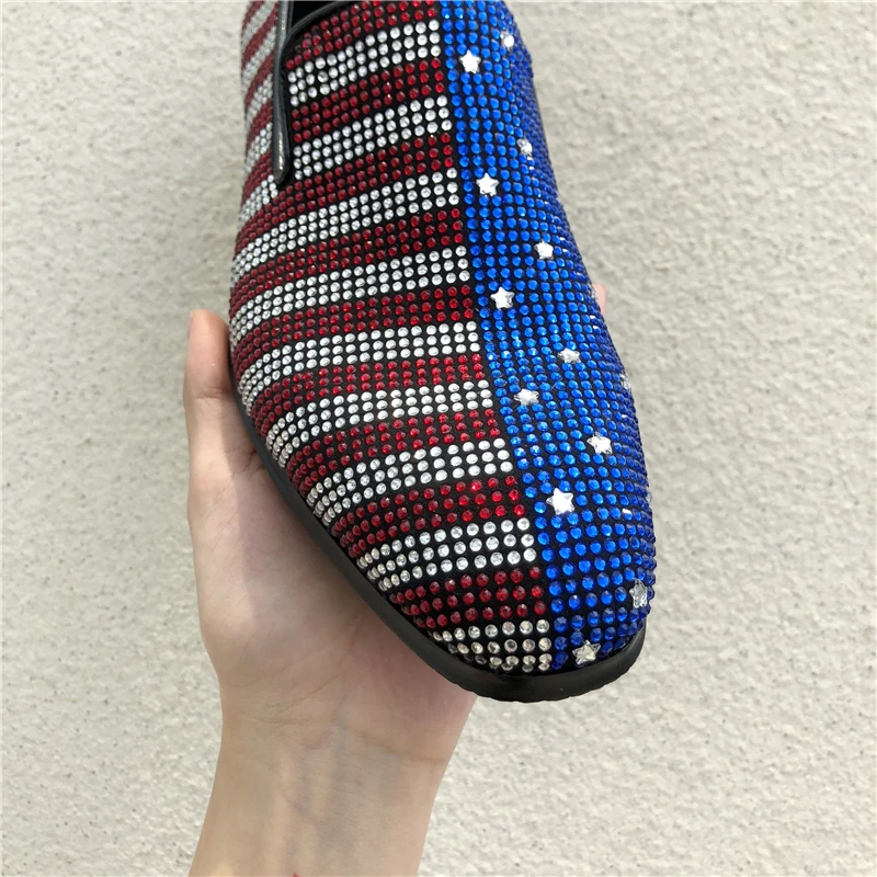New Fashion Striped Rhinestone Shoes Men Flat Loafers Mixed Color Drill Mens Casual Shoes Classic Zapatos De Hombre