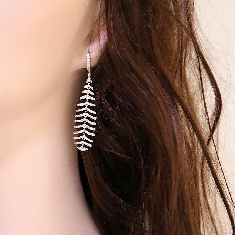 

Micro-set temperament fish bone personalized earrings 210318-43