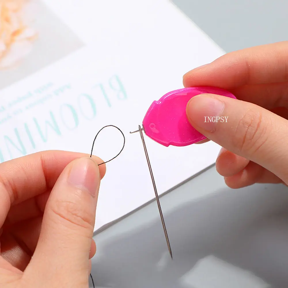 

Needle threading device household lead threading device thumb threading device sewing worker needle threading device