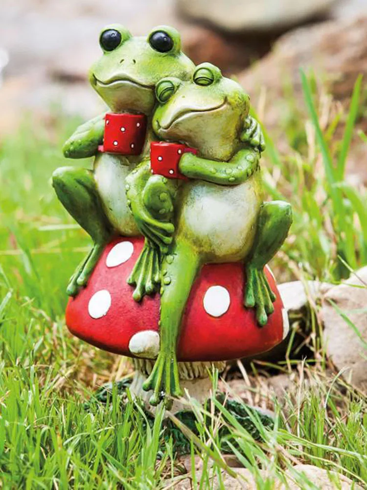 Забавная лягушка парная садовая статуя двор искусство Милая Фотополимерная для