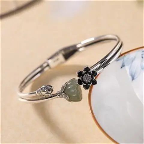 

Yuan Retro Distressed Temperament Wild 925 Sterling Silver Hetian Gray Jade Lotus Seedpod Bracelet Separable Mold Female Persona