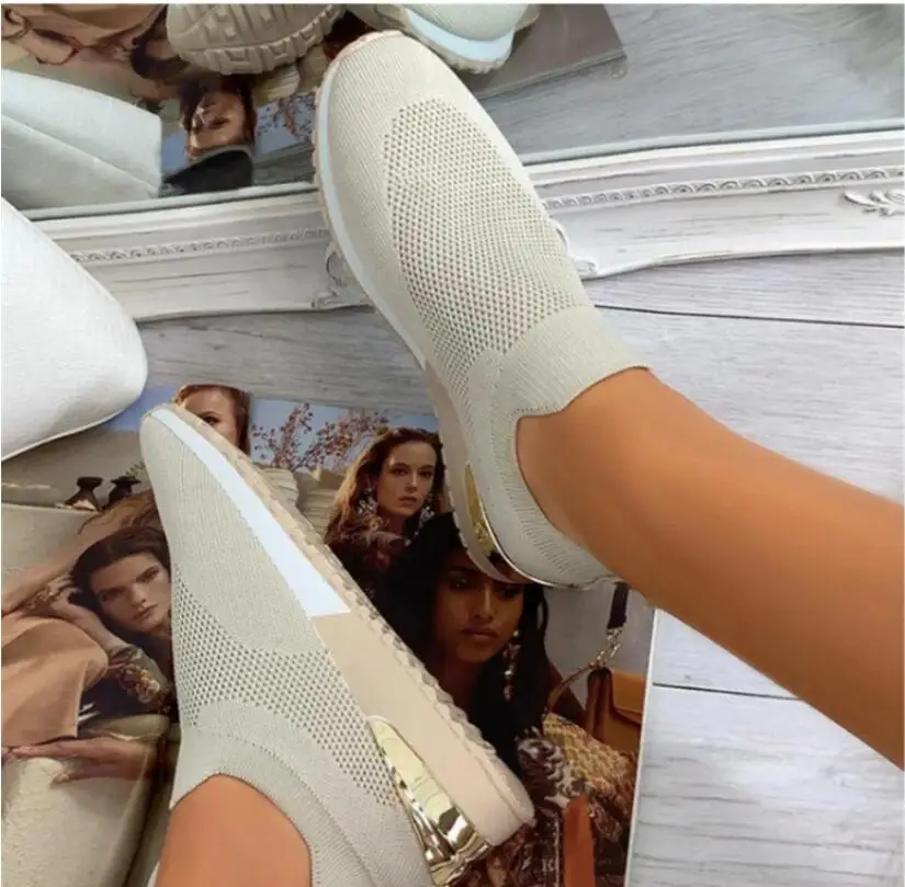 New Spring Women Senakers Casual Shoes Mesh Breathable Light Female Shoes Summer Solid Color Slip-On Ladies Sports Shoes