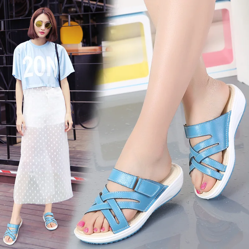 Женские кожаные сандалии на плоской подошве с открытым носком танкетке летние