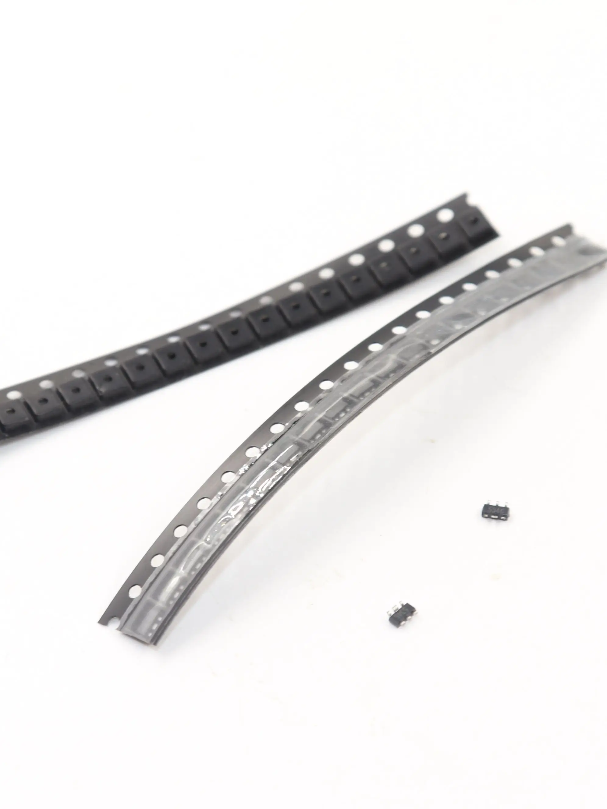 50 шт./лот/MMDT3904-7-F SOT363 MMDT3904-7 СОТ-363 MMDT3904 3904-7-F 3904 2NPN 40V 0.2A код K6N IC новый и оригинальный |