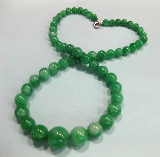 

charming 6-14mm green natural jade necklace