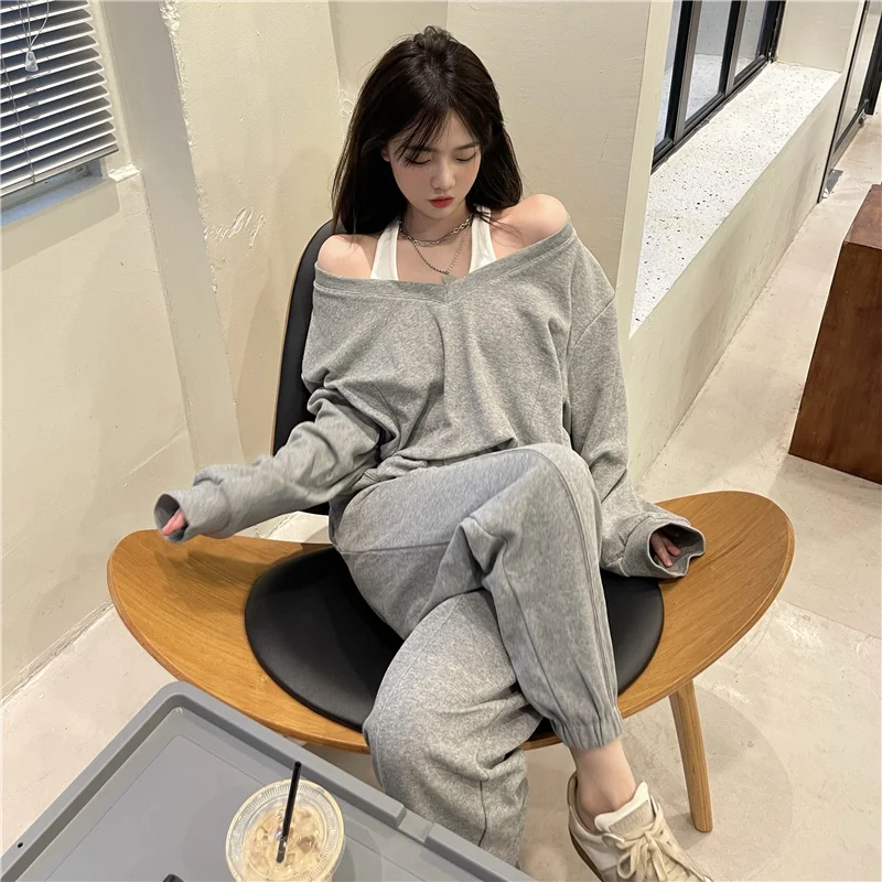 Брючные костюмы повседневный короткий свитер с имитацией двух частей + свободные