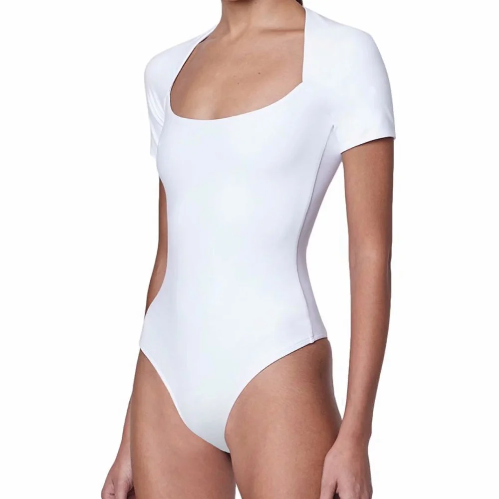 Женский боди-комбинезон с квадратным вырезом |